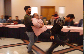 برگزاری دوره آموزشی کمک های اولیه و احیاء ویژه کارکنان هتل پارس مشهد